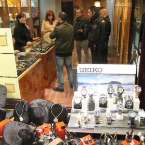 El detenido por el robo a la joyería Ragil acepta cinco años y medio de prisión